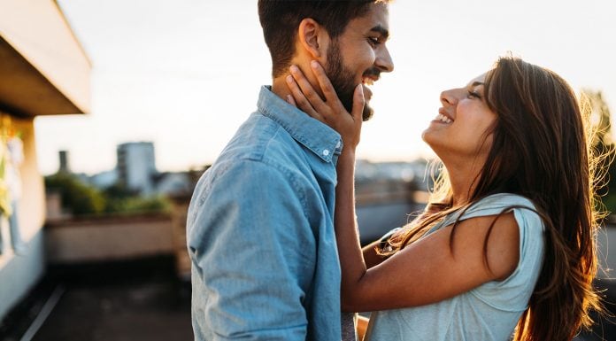 Did you know that not all happy relationships are actually healthy relationships? Here's some other signs to help you determine if you're in a healthy relationship (being happy is one of the signs though!!!)