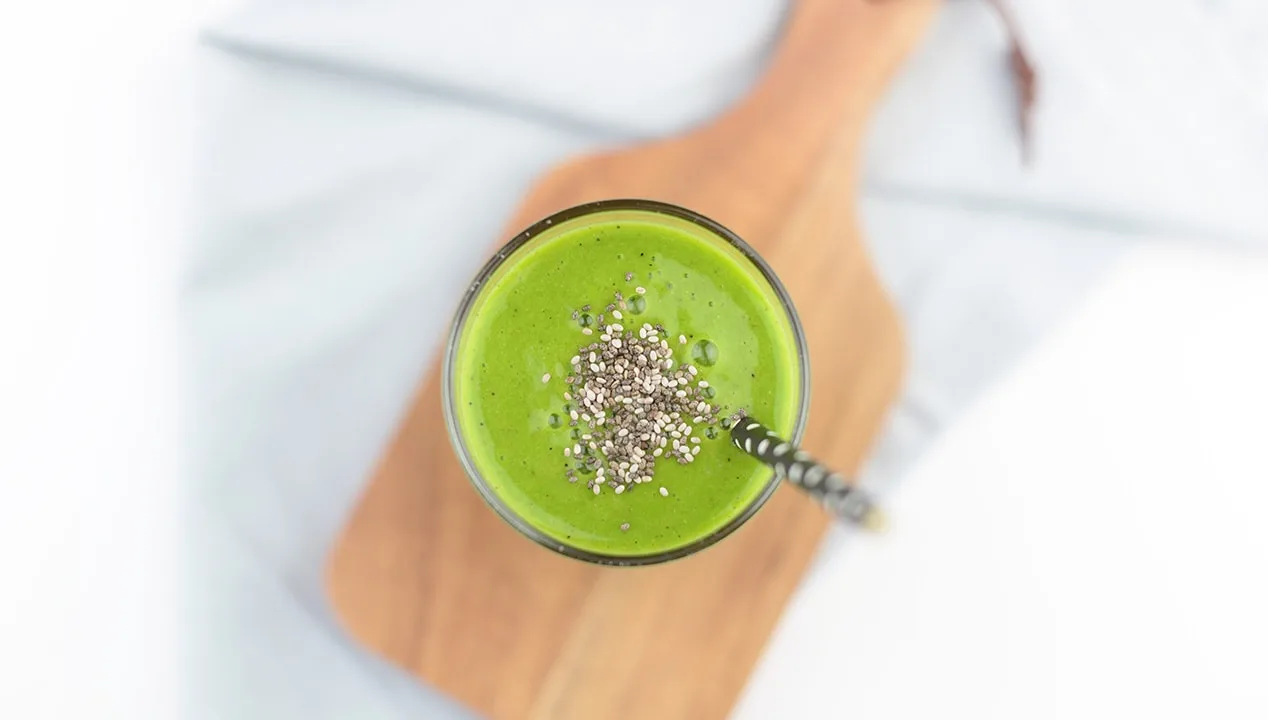 Green smoothies are great any time of year, but this summer green smoothie recipe just screams tropical goodness! Plus it's a super healthy smoothie too!