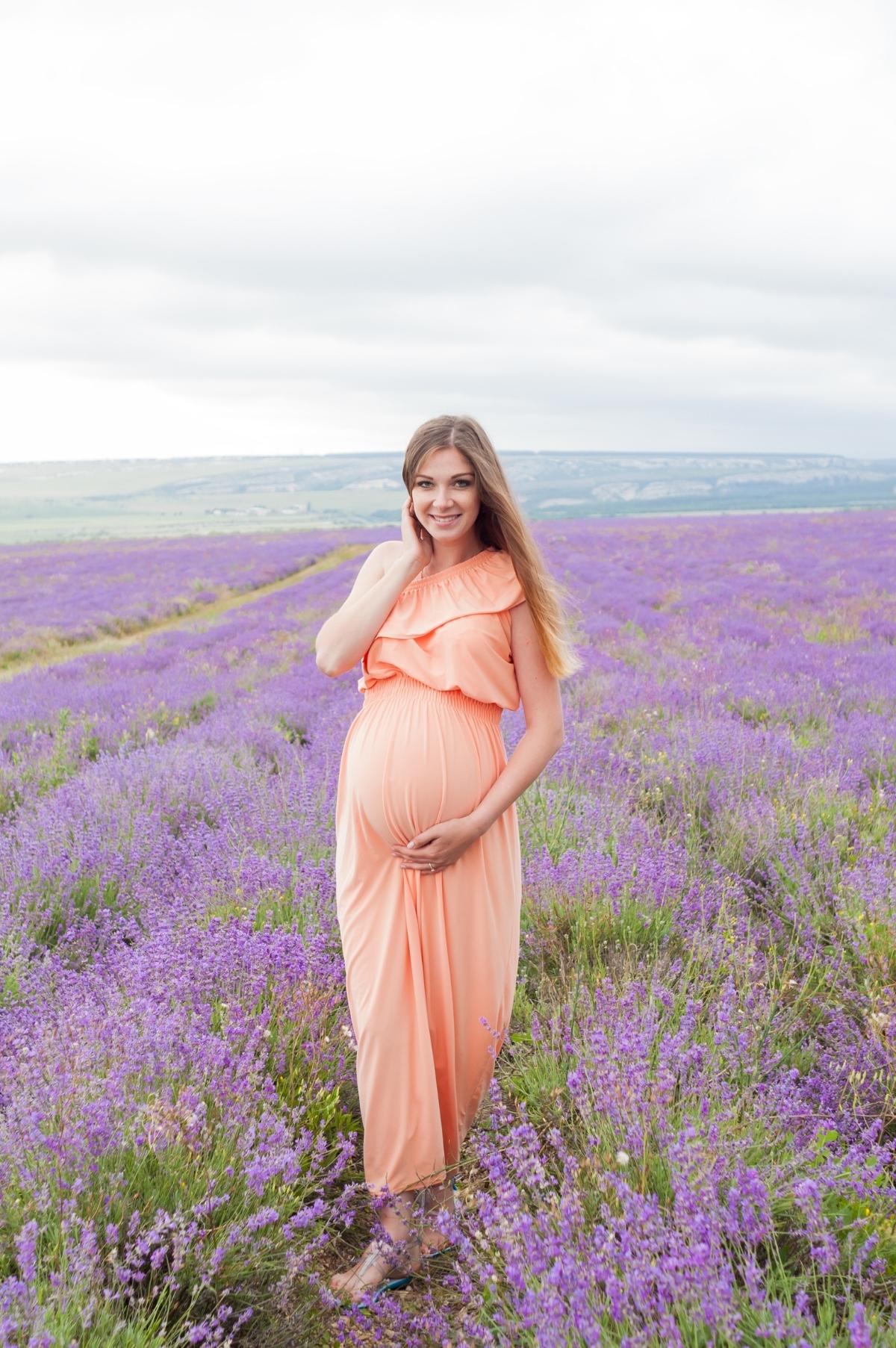 It wasn't until I looked back on my first pregnancy that I realised just how little I knew. I had no idea what I was in for - and I know many women are in the same boat. It can be hard to know where to start! Here are some of the things I wish I knew at the start of my first pregnancy.