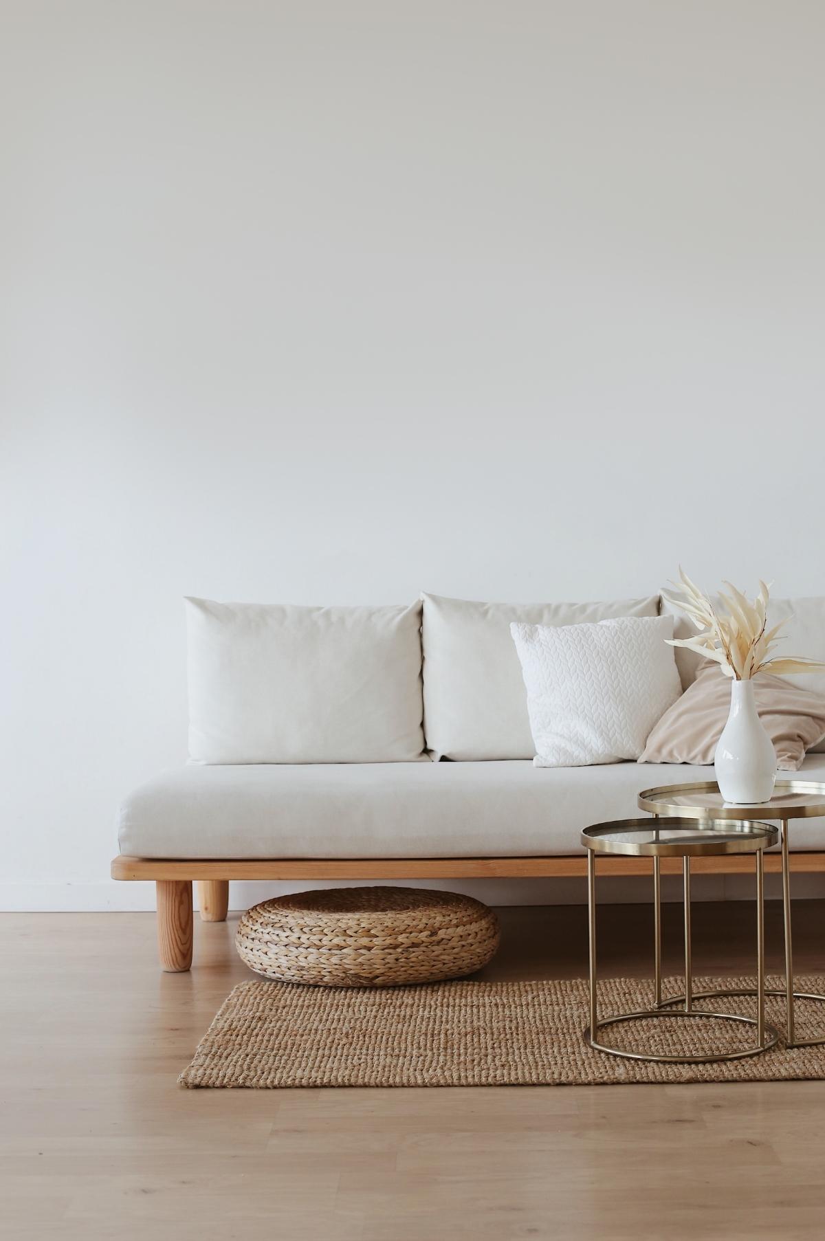 Need some decluttering inspiration to get your minimalist lifestyle going? These TED Talks about minimalism will make you want to declutter and simplify now