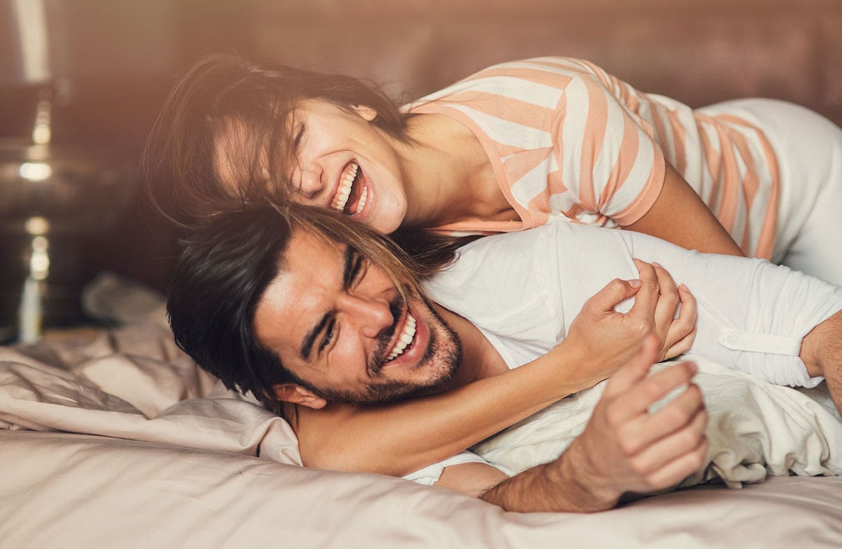 You don't get a stronger marriage without taking intentional action, so try these 7 daily ideas to help you create a strong and happy marriage today.