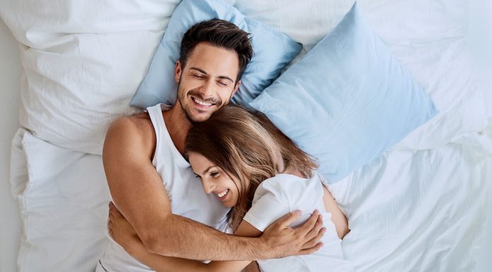 What makes a happy couple? I can assure you it's not the big things, it's all the little things that really add up. Here are 7 things happy couples do every day.