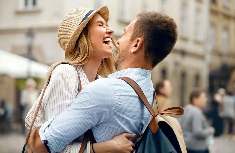 What makes a happy couple? I can assure you it's not the big things, it's all the little things that really add up. Here are 7 things happy couples do every day.