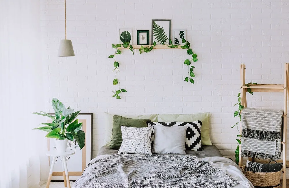Do you think minimalism is all about decluttering and white furniture? I did, until I started moving towards living a more minimalist life. Now I'm sharing some things that will surprise you about living as a minimalist because they definitely surprised me.