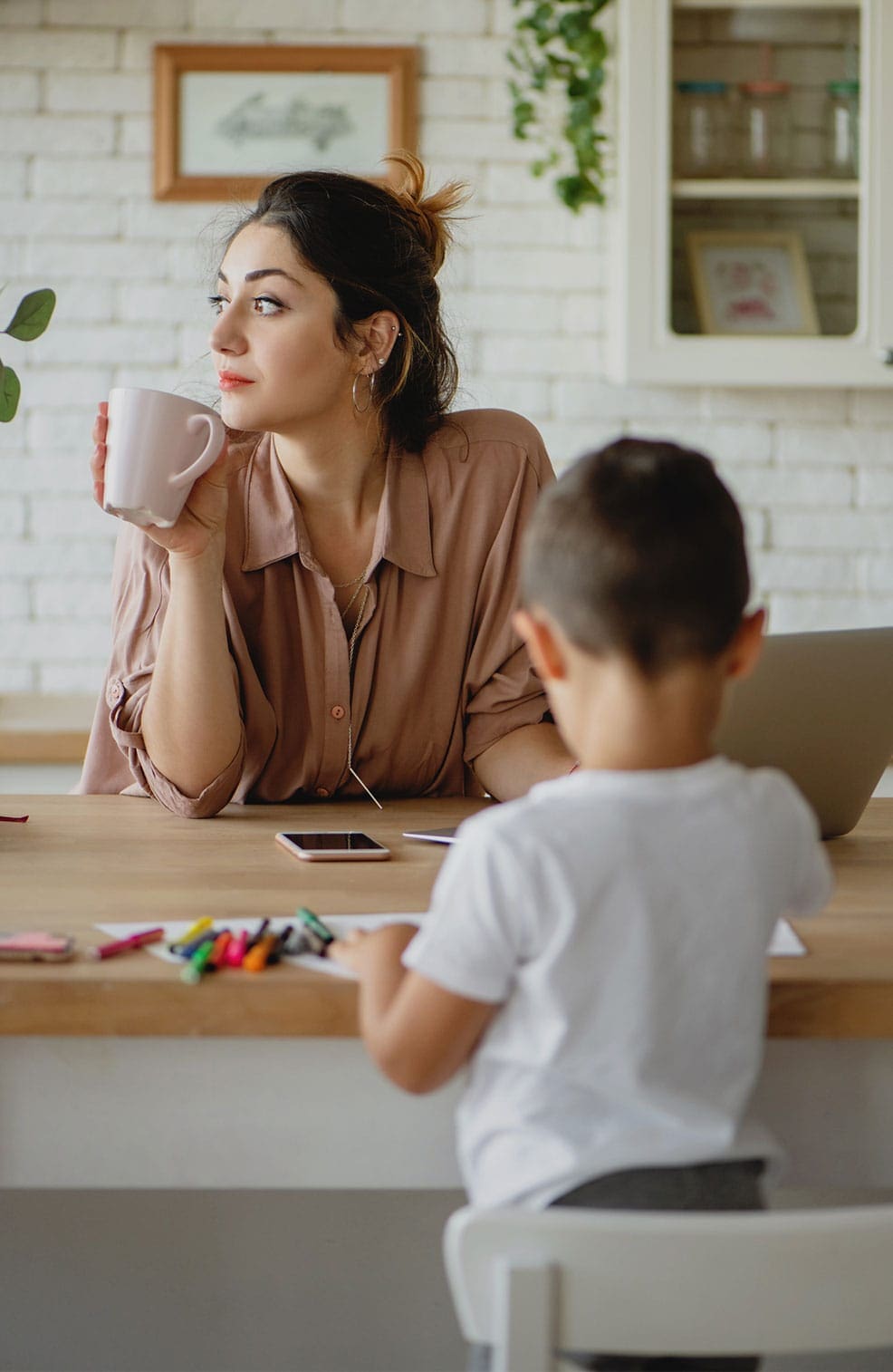 We know that journaling is incredibly beneficial for adults but did you know that it can be very helpful for kids too? Journaling can help with self-expression, self confidence, improve creative writing skills, and can improve communication skills too, all while having a positive impact on mental health.