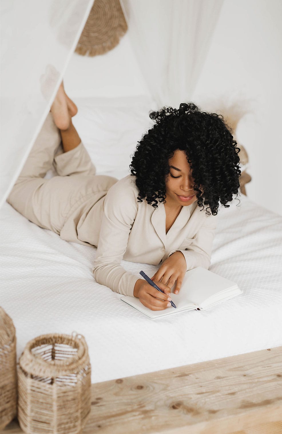 Use these journal prompts for anxiety to help calm your mind, understand your triggers, and manage your anxiety. Let these journal prompts help you kick off your new daily journaling habit and enjoy the benefits that come with mindful journaling.