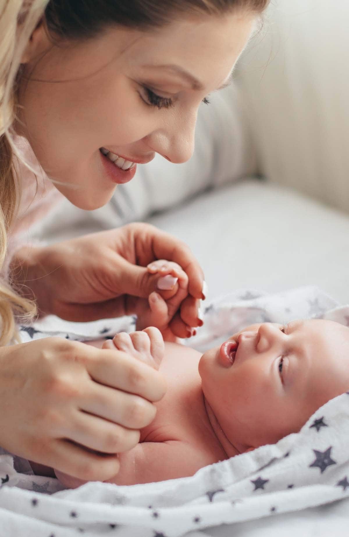 From the moment of getting a positive pregnancy test, new moms can feel overwhelmed. To help the new mothers in our life, we should be asking questions that are supportive and help build a new mom up. Here are 7 questions you should be asking a new mom.