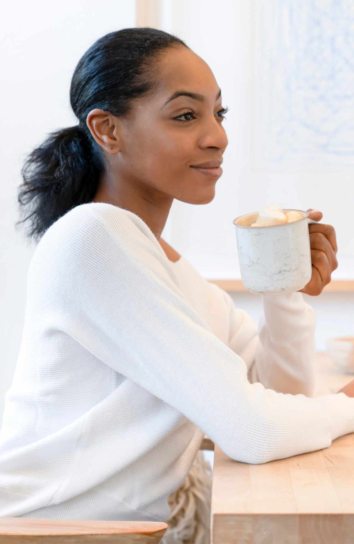 When we are self-aware, we can have a better understanding of ourselves and lead a more fulfilling and successful life. Here are 21 benefits of self-awareness and how it can improve many aspects of your life.